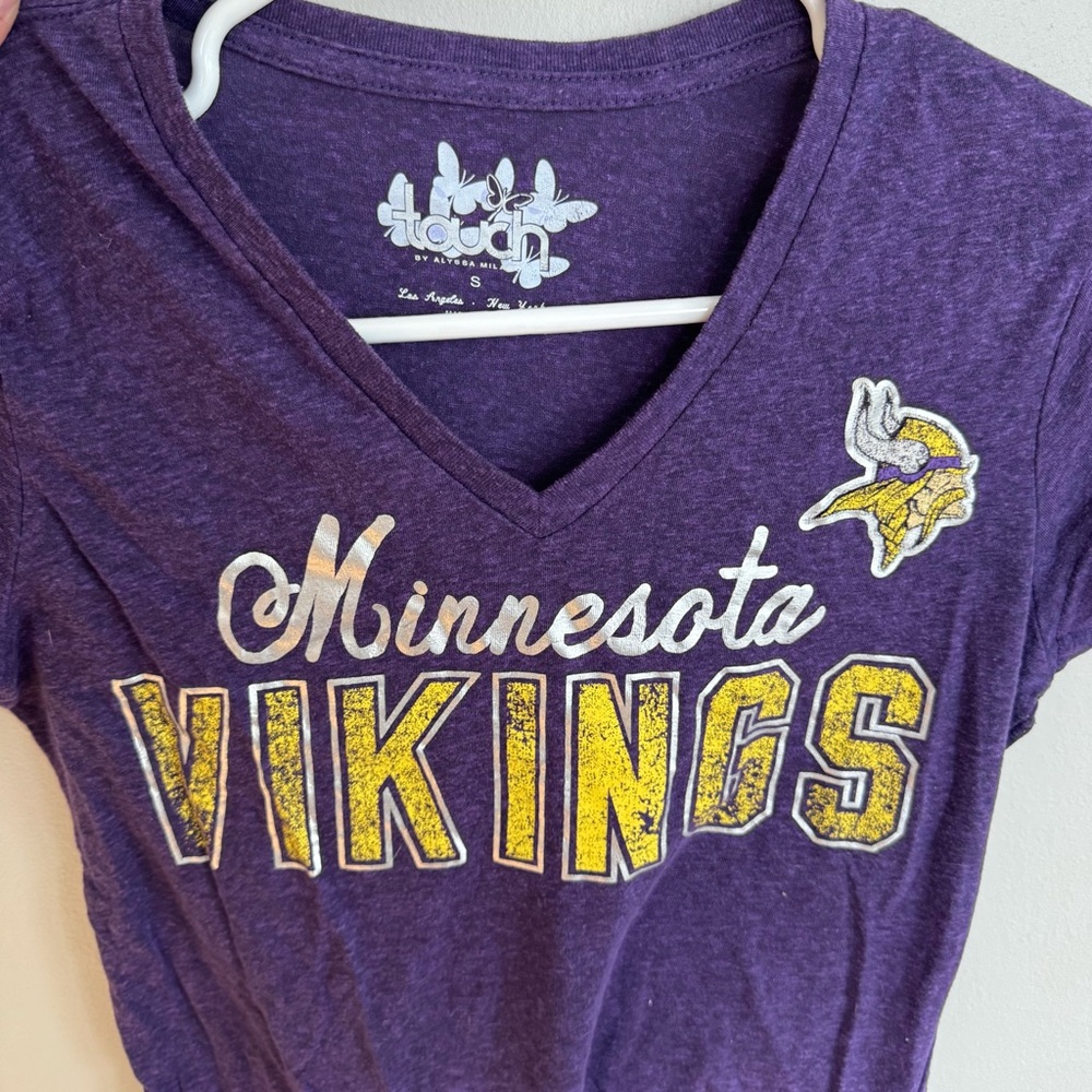 Minnesota Vikings women’s fitted football fan v-neck t shirt